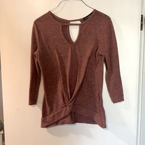 Three quarter length sleeve top